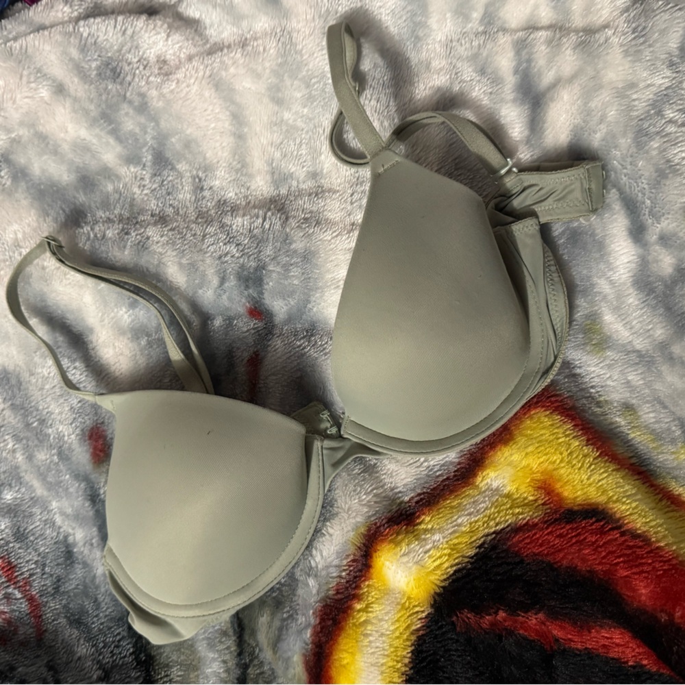 Victoria secret t shirt bra